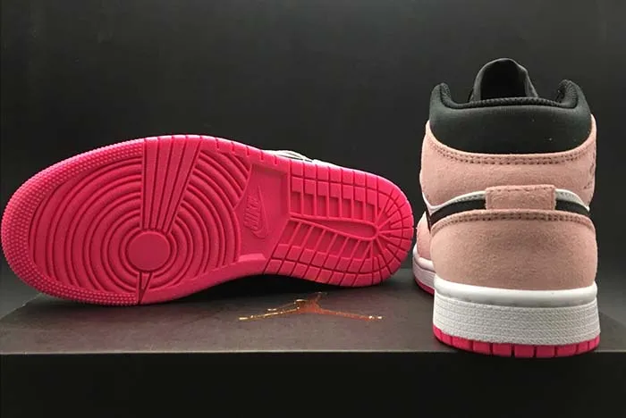 Air Jordan 1 Mid AJ1 852542-801