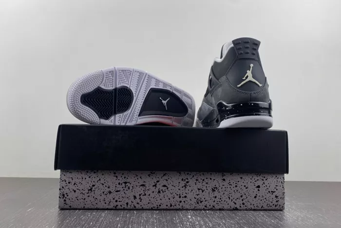 AIR JORDAN 4 RETRO 