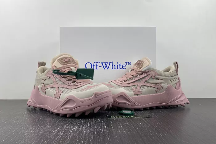 Off-White c/o Virgil Abloh