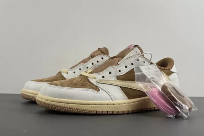 Travis Scott x Air Jordan 1 Low OG DM7866-106